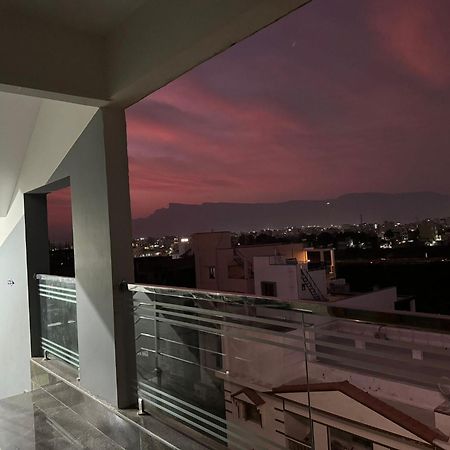 Tirupati Homestay - Ragunatha Resorts - 3Bhk Ac Apartments For Large Families - Free Breakfast - Flyover To Alipiri Gate - Wifi - Android Tv - - Easy Access To Visit All Temples Luaran gambar