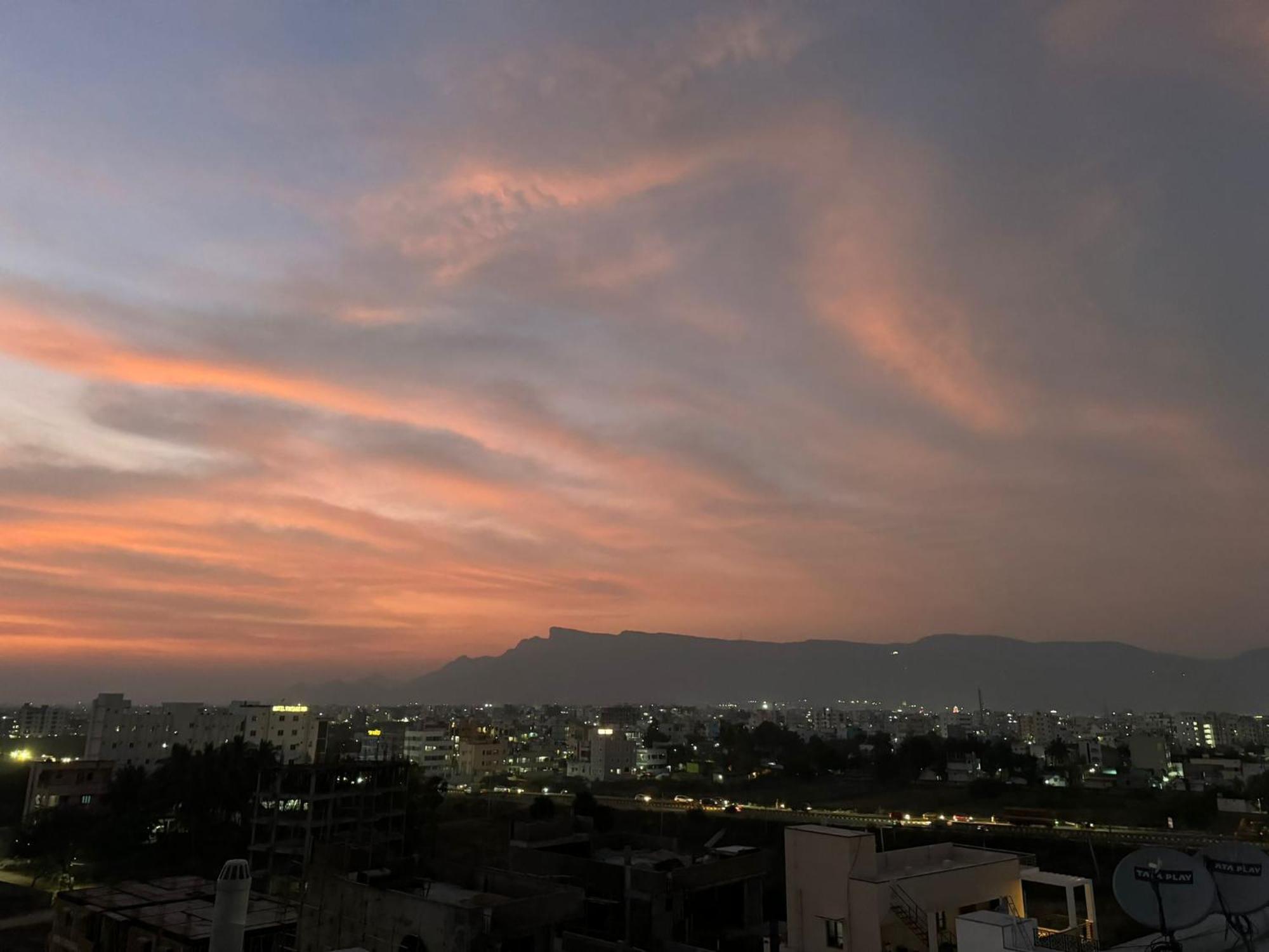 Tirupati Homestay - Ragunatha Resorts - 3Bhk Ac Apartments For Large Families - Free Breakfast - Flyover To Alipiri Gate - Wifi - Android Tv - - Easy Access To Visit All Temples Luaran gambar